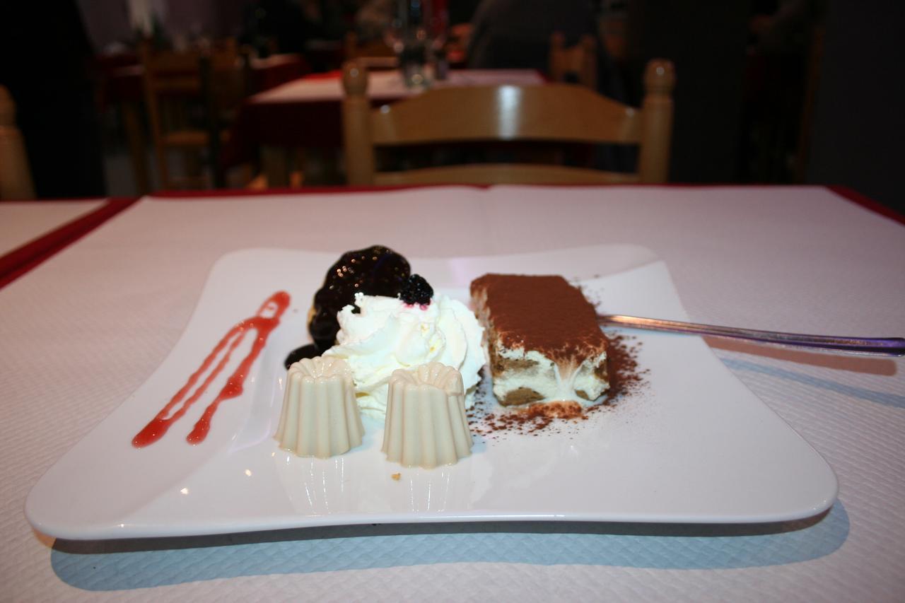 Hotel Les Italiens บิสการ์รอส ภายนอก รูปภาพ