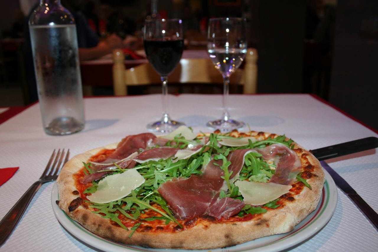 Hotel Les Italiens บิสการ์รอส ภายนอก รูปภาพ