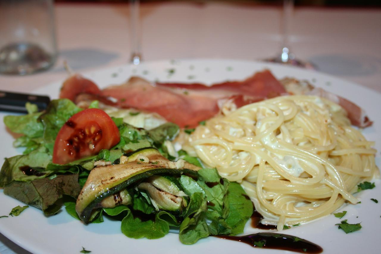 Hotel Les Italiens บิสการ์รอส ภายนอก รูปภาพ