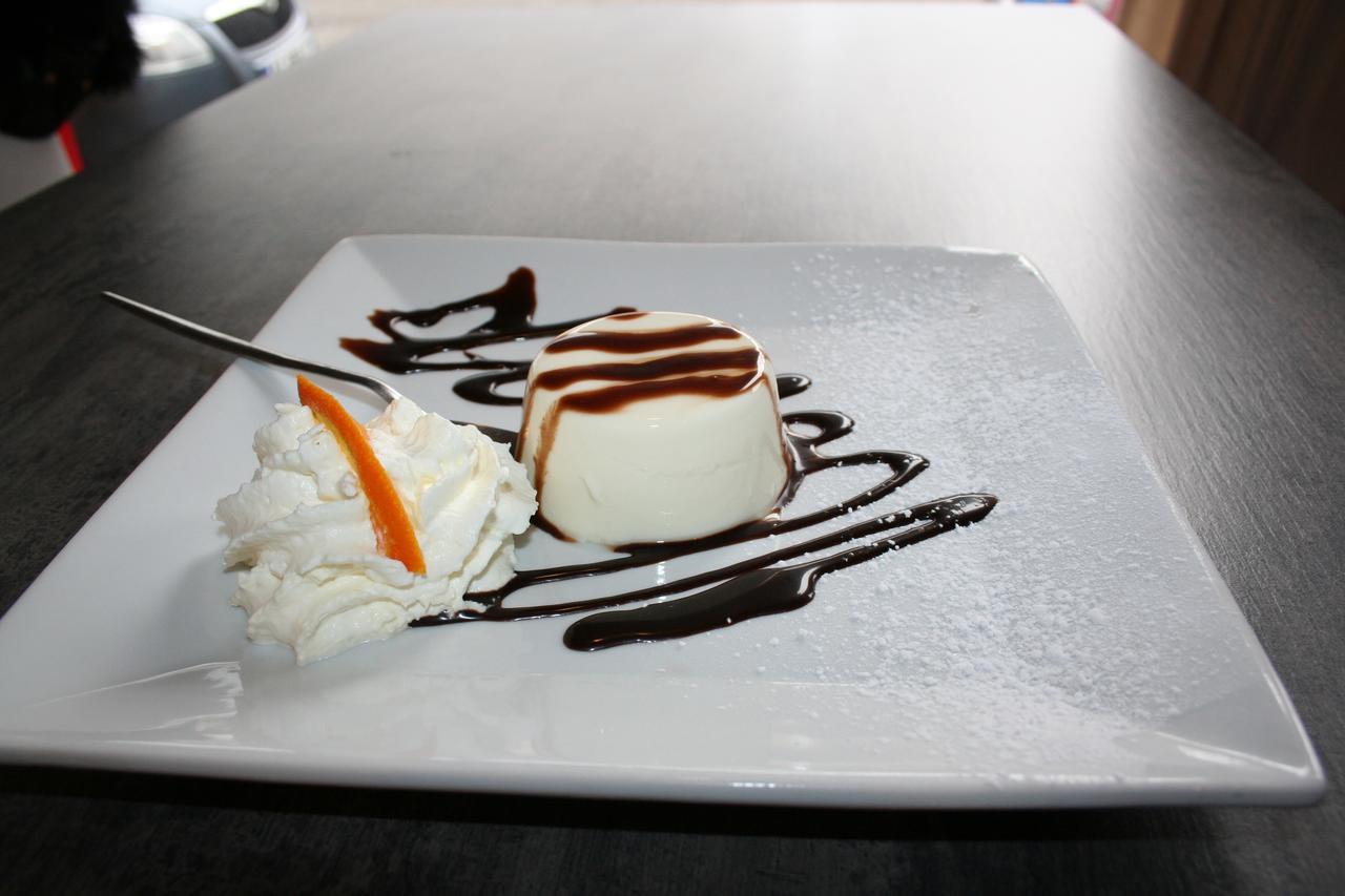 Hotel Les Italiens บิสการ์รอส ภายนอก รูปภาพ